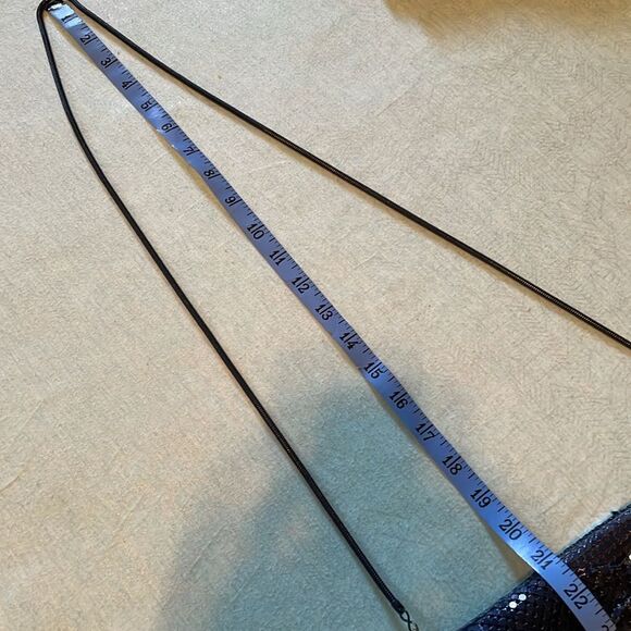 Vintage Aluminum mesh shoulder bag or clutch made in Hong Kong 10” x 6” zipper - Picture 11 of 14